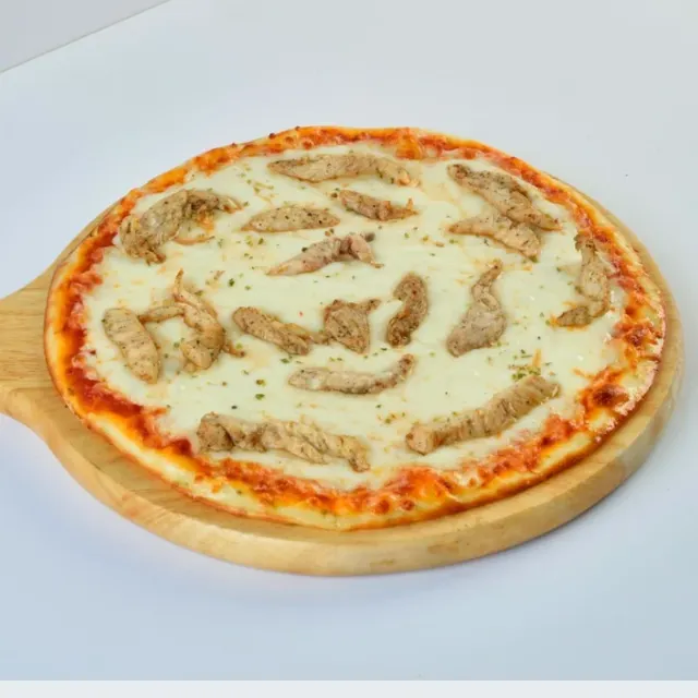 بيتزا دجاج من خلية سمسم الرياض