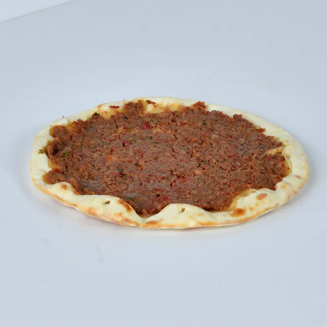منقوشة لحم بالعجين من خلية سمسم الرياض